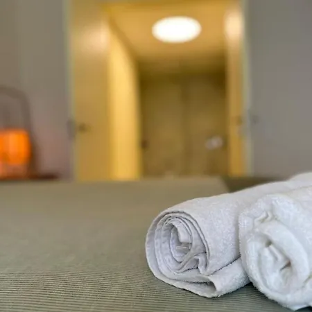 Luxuoso Quarto Com Banheiro Privativo No Centro De 홈스테이 *